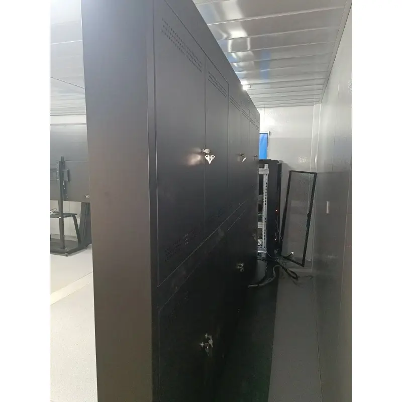 W jaki sposób stojak podłogowy do elektronicznego ekranu LED z drzwiczkami dostępowymi może usprawnić instalację dużego wyświetlacza?